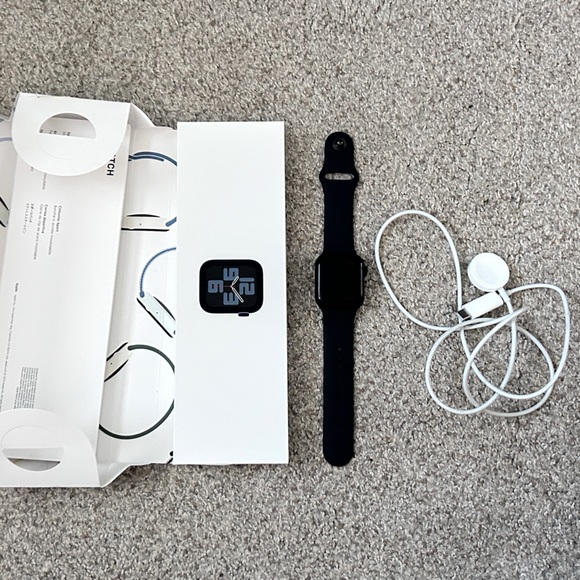 Apple Watch SE 40mm + GPS